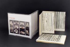 PLAY THE GAME %u2013 Artist's book in game form by Leonor Décourt